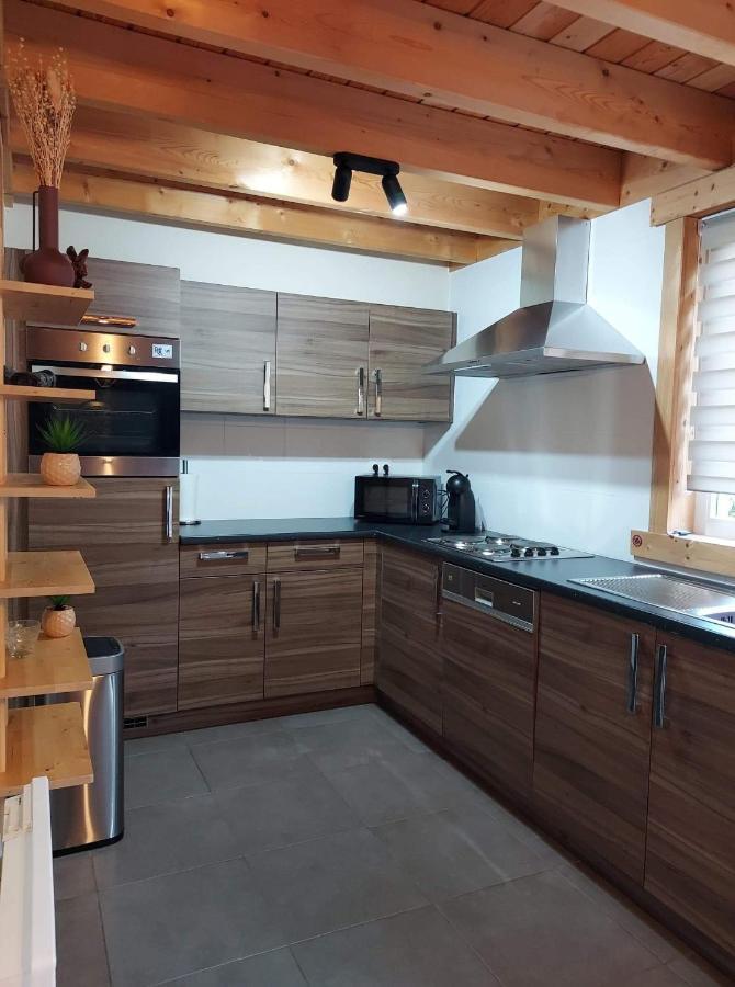 La clairière du lac, le bungalow de l'écureuil Froid-Chapelle Extérieur photo
